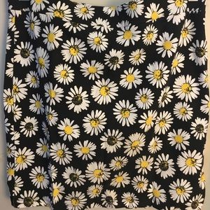 Women’s No Boundaries Large Daisy Skirt